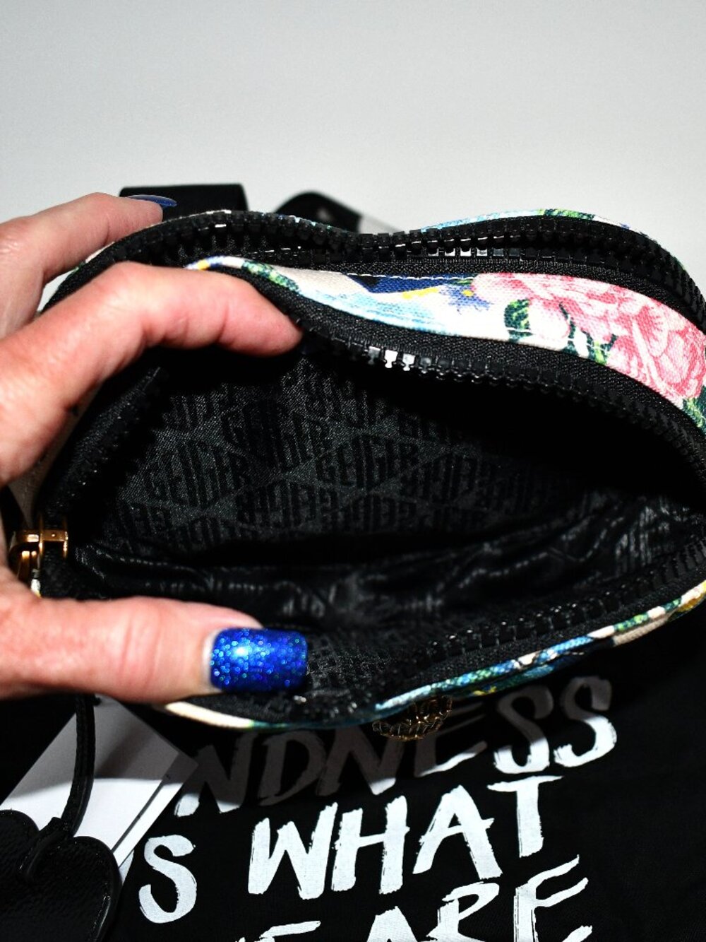 Kurt Geiger Dual Zip Southbank Heart Bag in Black Multi #5390905609 NWT - Picture 3 of 8